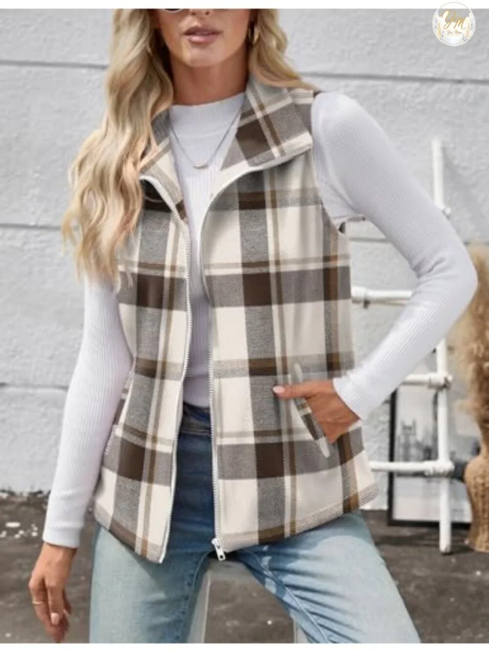 Women's Plaid Quilted Sleeveless Vest Zip Up Collared Outerwear with Pockets